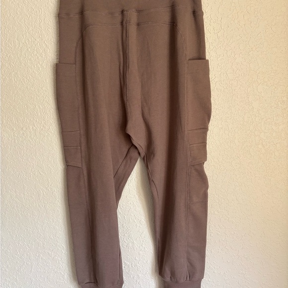 NWT HALARA Brown High-Rise Cargo Jogger Pants - Picture 11 of 14